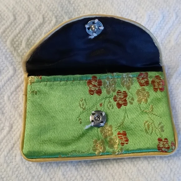 silk Wallet - Picture 7 of 8